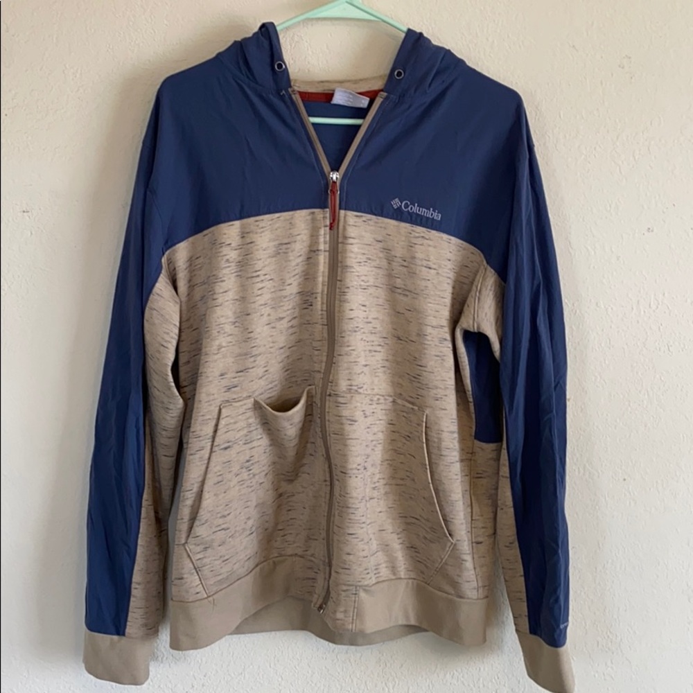 Large Columbia Sweatshirt